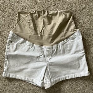 Women's White, over-the-belly Maternity Shorts, midi short, size 12